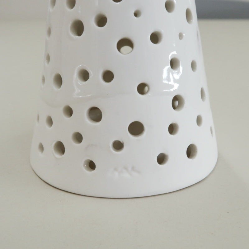 ケーラー ノビリ ティーライトキャンドルホルダー
スノーホワイト S 19cm