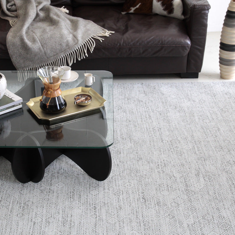 チルウィッチ フロアマット Woven Mosaic 183×269cm White / Black