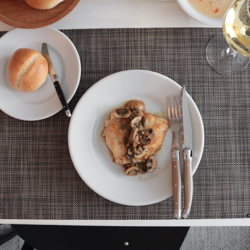 チルウィッチ ミニバスケットウィーブで楽しむ、クラシックカジュアルな秋冬テーブル