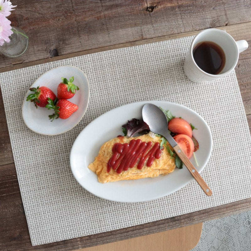 チルウィッチ バスケットウィーブで楽しむ、エフォートレスなランチスタイル