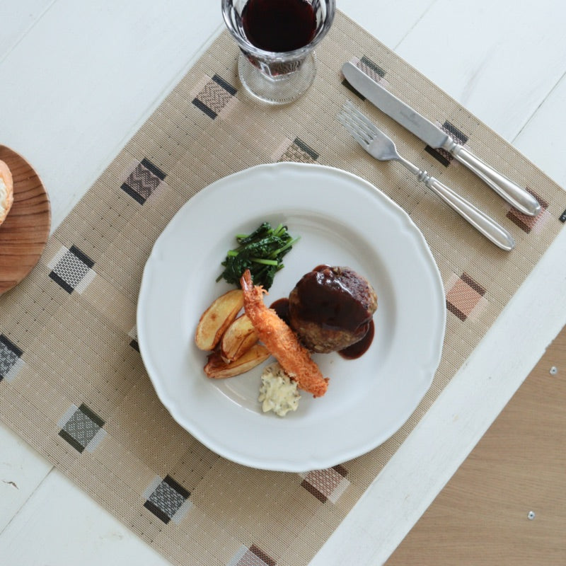 チルウィッチ サンプラーでクラシカル×カジュアルなディナースタイル