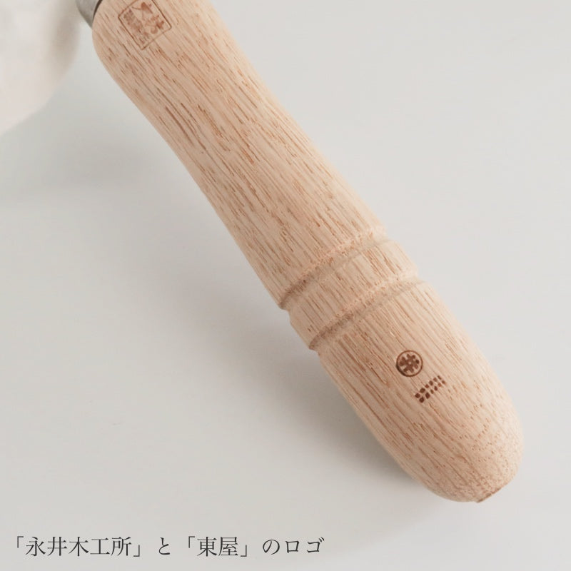 東屋 ネルフィルターの木製ハンドルに入った永井木工所と東屋のロゴ