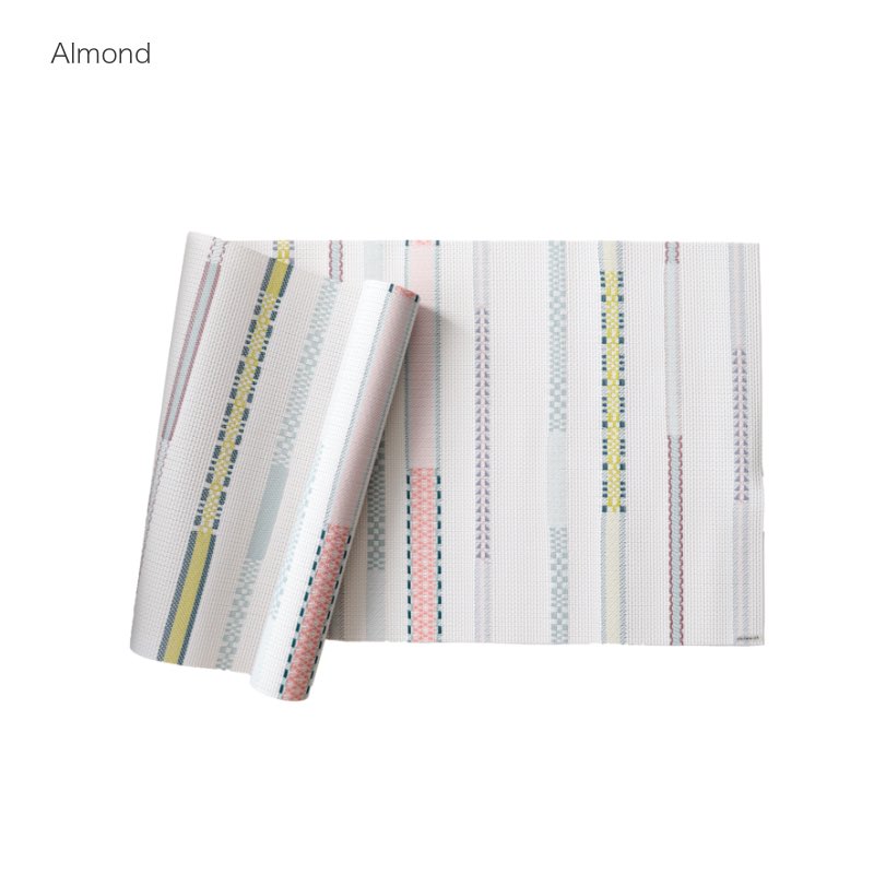 チルウィッチ Applique テーブルランナー Almond 商品単体