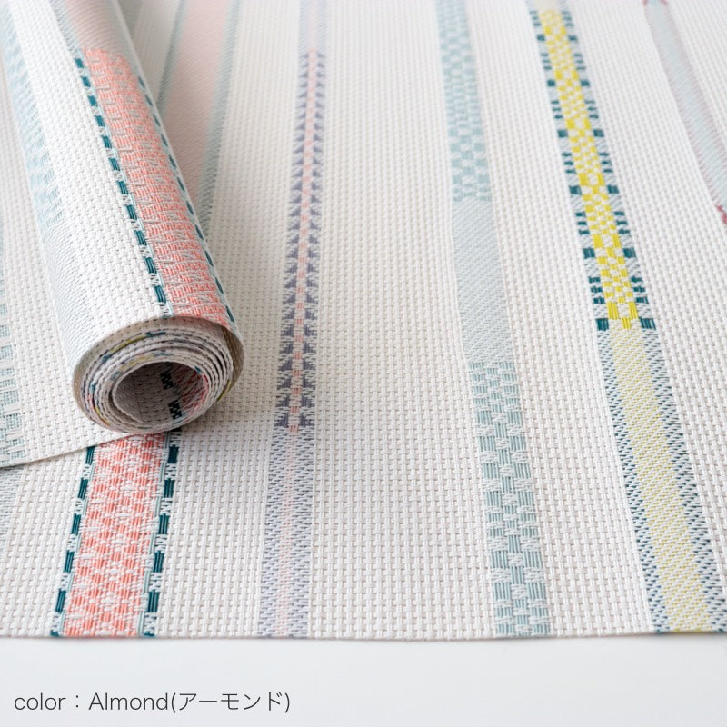 チルウィッチ Applique テーブルランナー Almondの生地アップ