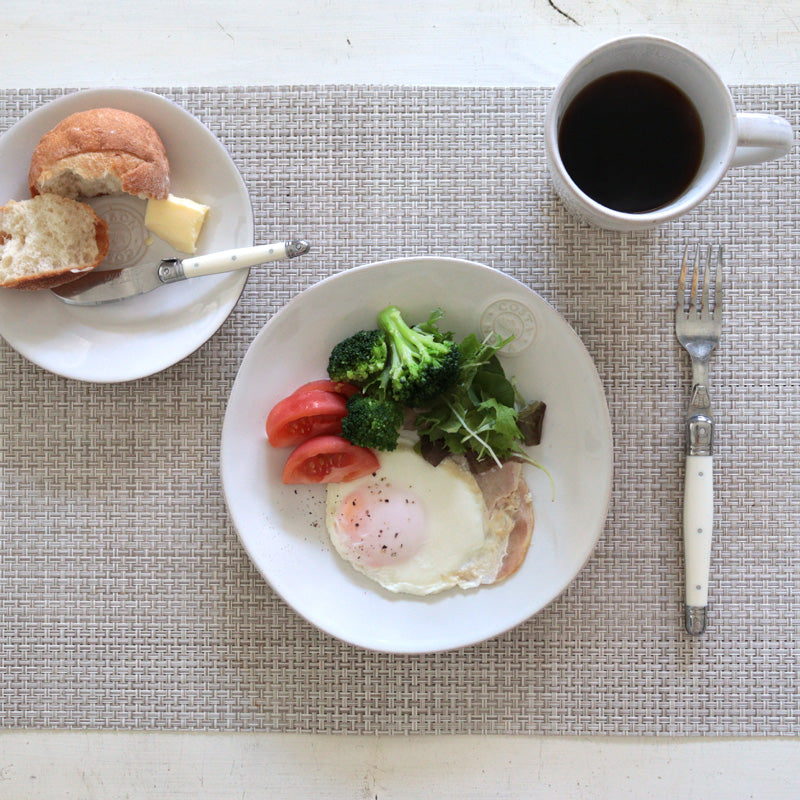 コスタノバノバイメージ画像：ブレッドプレートとサラダプレートで朝食