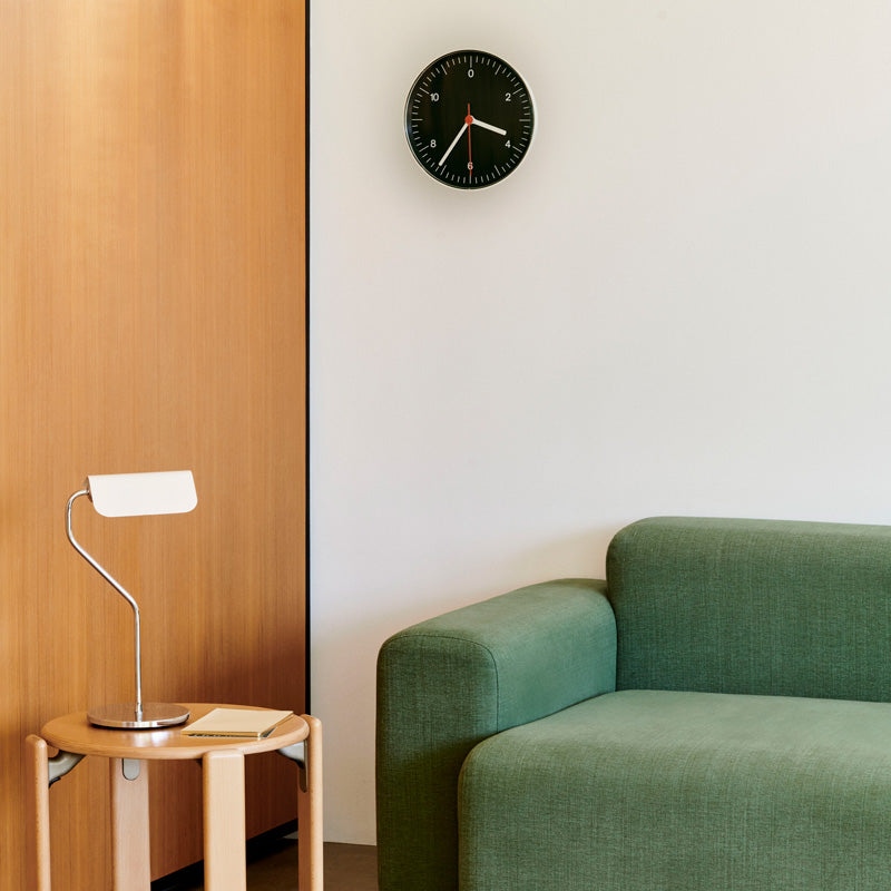 スタイリッシュな空間に馴染むシンプルなデザイナーズ時計HAY ウォールクロック