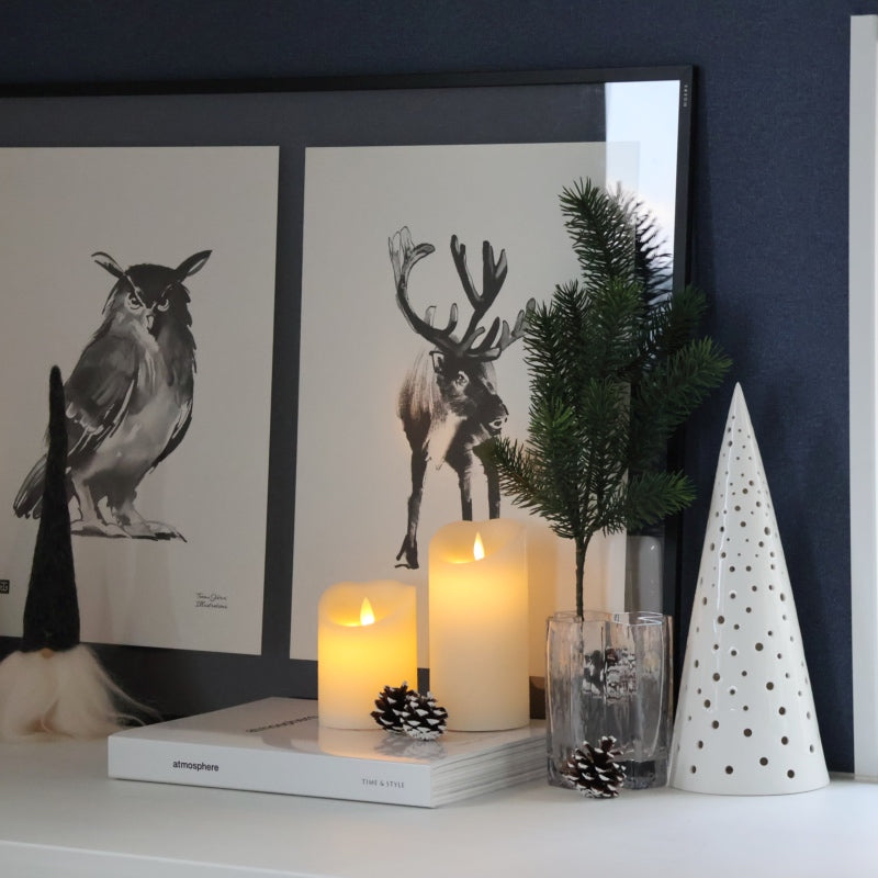 モノトーンなデコレーションにあたたかみをプラスするティーライトキャンドルホルダー