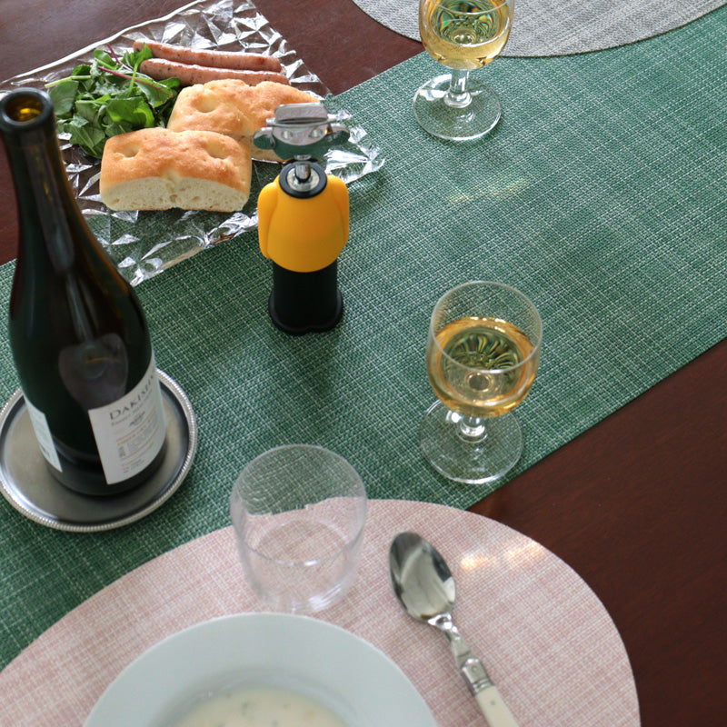 テーブルの雰囲気をワンランクアップおしゃれなテーブルランナー