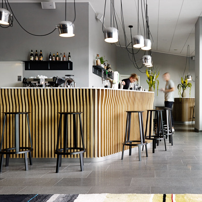 スタイリッシュなバースツールHAY REVOLVER BAR STOOL HIGH