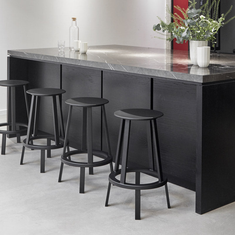 スタイリッシュなカウンターチェアHAY REVOLVER BAR STOOL LOW